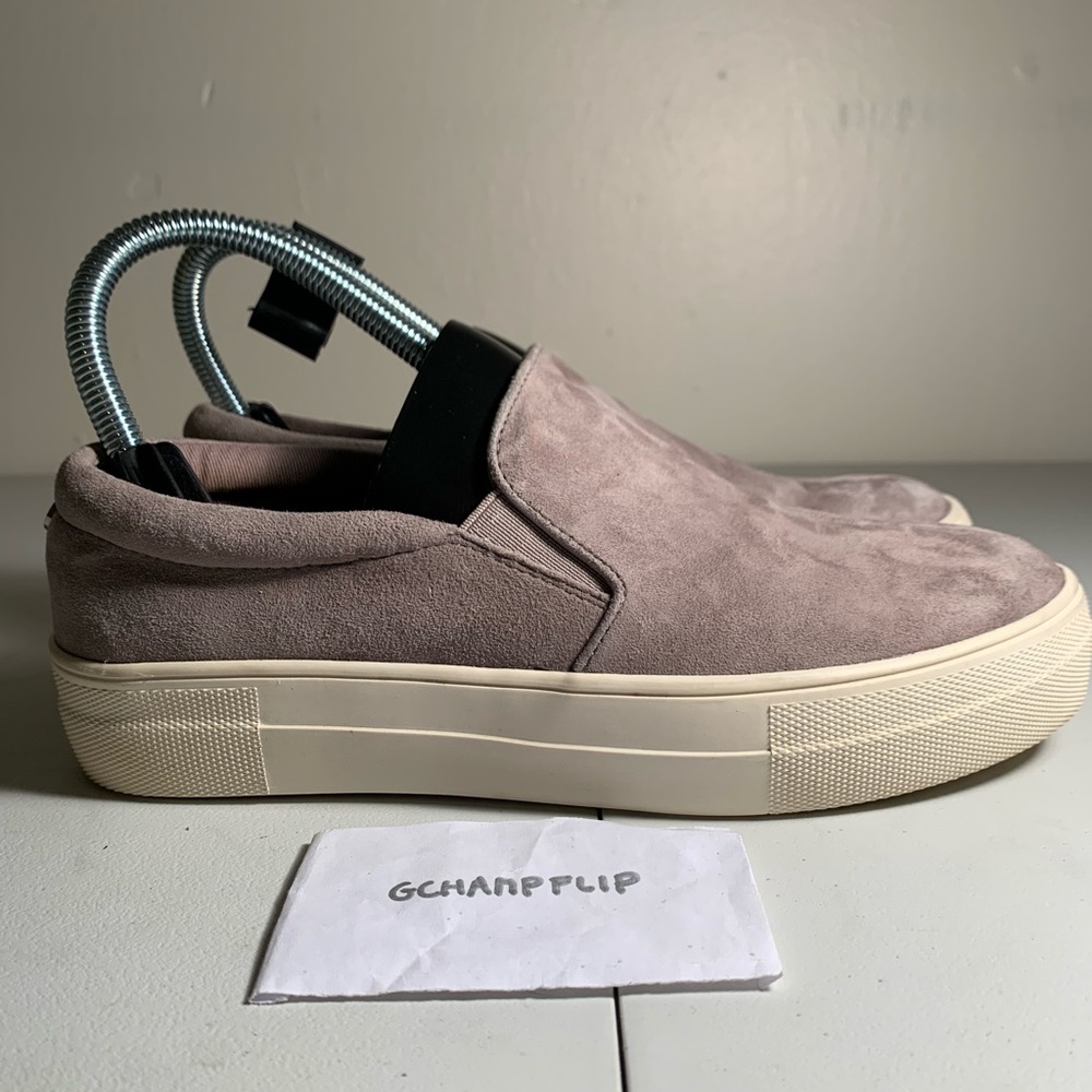 Steve Madden Suede Shoe